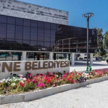 Appartement 3br Modern-bohemian Flat In The City-center Kyrenia!