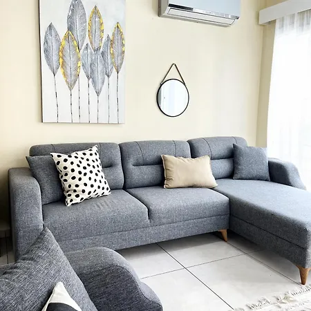 3br Modern-bohemian Flat In The City-center Kyrenia! Apartamento Strovolos